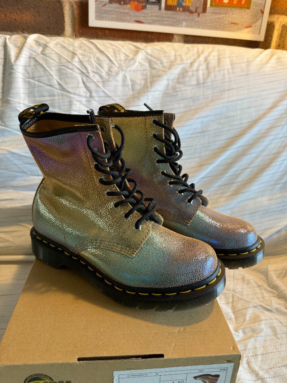 Dr. Martens 1460 "Sand Rainbow Ray" Women's 7 Iridescent Suede Lace-Up Boot NIB
